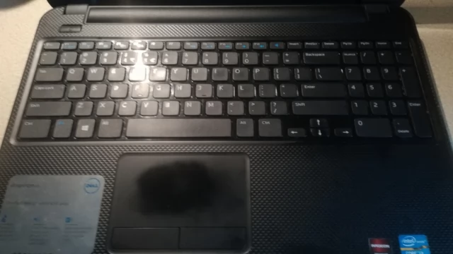 Tczew - Dell Inspiron 3520 - Intel l3 - 8GB - 500HDD - Win10