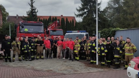 Tczew - Policjanci i strażacy zabezpieczali ewakuację Domu Pomocy Społecznej