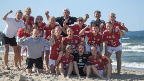 Tczew - Tczewianki najlepsze w Mistrzostwach Polski kobiet w beach soccerze!