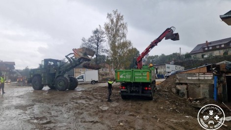 Tczew - Terytorialsi wciąż pomagają powodzianom