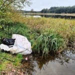 Tczew - Zamieniają okolice jeziora w wysypisko