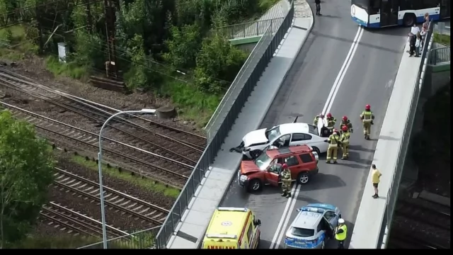 Tczew - Kolizja na wiadukcie w ciągu ul. 30 Stycznia