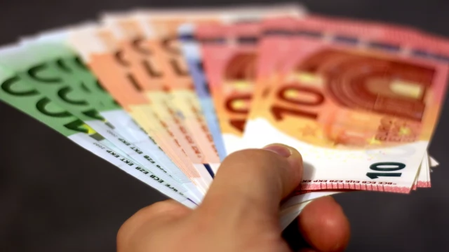 Tczew - Jak korzystać z wiedzy finansowej online przy planowaniu domowego budżetu?