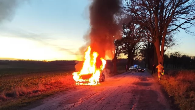Tczew - Auto stanęło w płomieniach