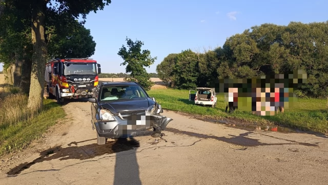 Tczew - Wypadki w Damaszce i Czarlinie. Płonące auto w Ciepłem