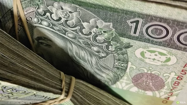 Tczew - Oszust podszył się pod pracownika banku. 47-latka straciła blisko 145 tysięcy złotych!