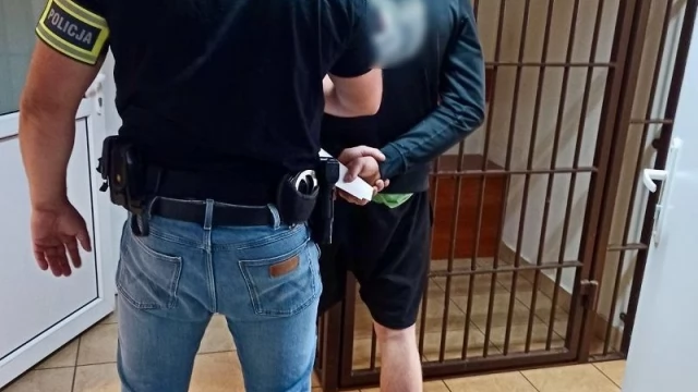 Tczew - Policjanci z Pelplina namierzyli włamywacza. 27-latek odpowie za trzy kradzieże