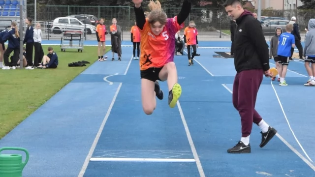 Tczew - Powiatowe Igrzyska Dzieci w Czwórboju Lekkoatletycznym dziewcząt oraz chłopców.