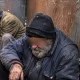Tczew - Panowie w kryzysie bezdomności w śmietniku