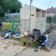 Tczew - Notoryczny Syf przy koszu z odzieżą