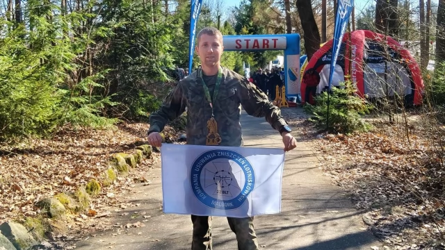 Tczew - Patryk Sowiński wystartował w ekstremalnym biegu "Setka Komandosa"
