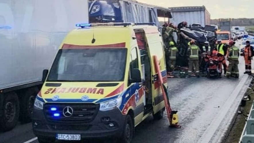 Zderzenie trzech ciężarówek na A1